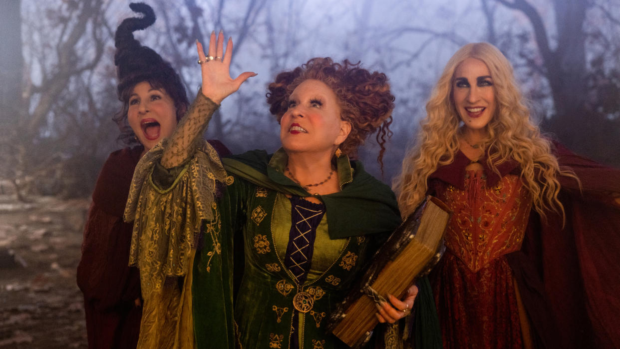  Kathy Najimy, Bette Midler and Sarah Jessica Parker star in Hocus Pocus 2. 