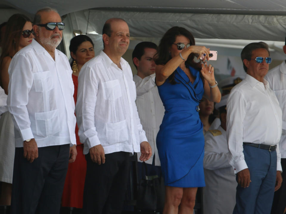 De izquierda a derecha: Carlos Slim, Héctor Slim, Mariana Tort y Carlos Peralta / Foto: Cuartoscuro 