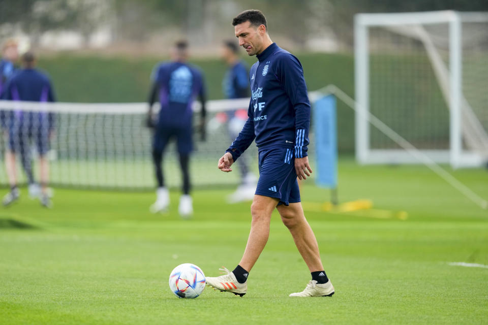 Argentina's head coach Lionel Scaloni attends a training session at the University of Qatar stadium, in Doha, Saturday, Dec. 10, 2022. (AP Photo/Natacha Pisarenko)