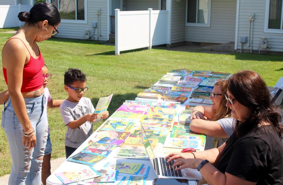 A student attends a summer reading event in Holland during summer break 2021.