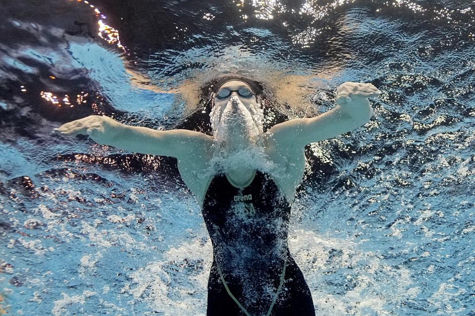 Alex Walsh, of the United States, competes in the women's 200-meter idividual medley at the World Swimming Championships in Fukuoka, Japan, Monday, July 24, 2023. Walsh finished second. (AP Photo/David J. Phillip)