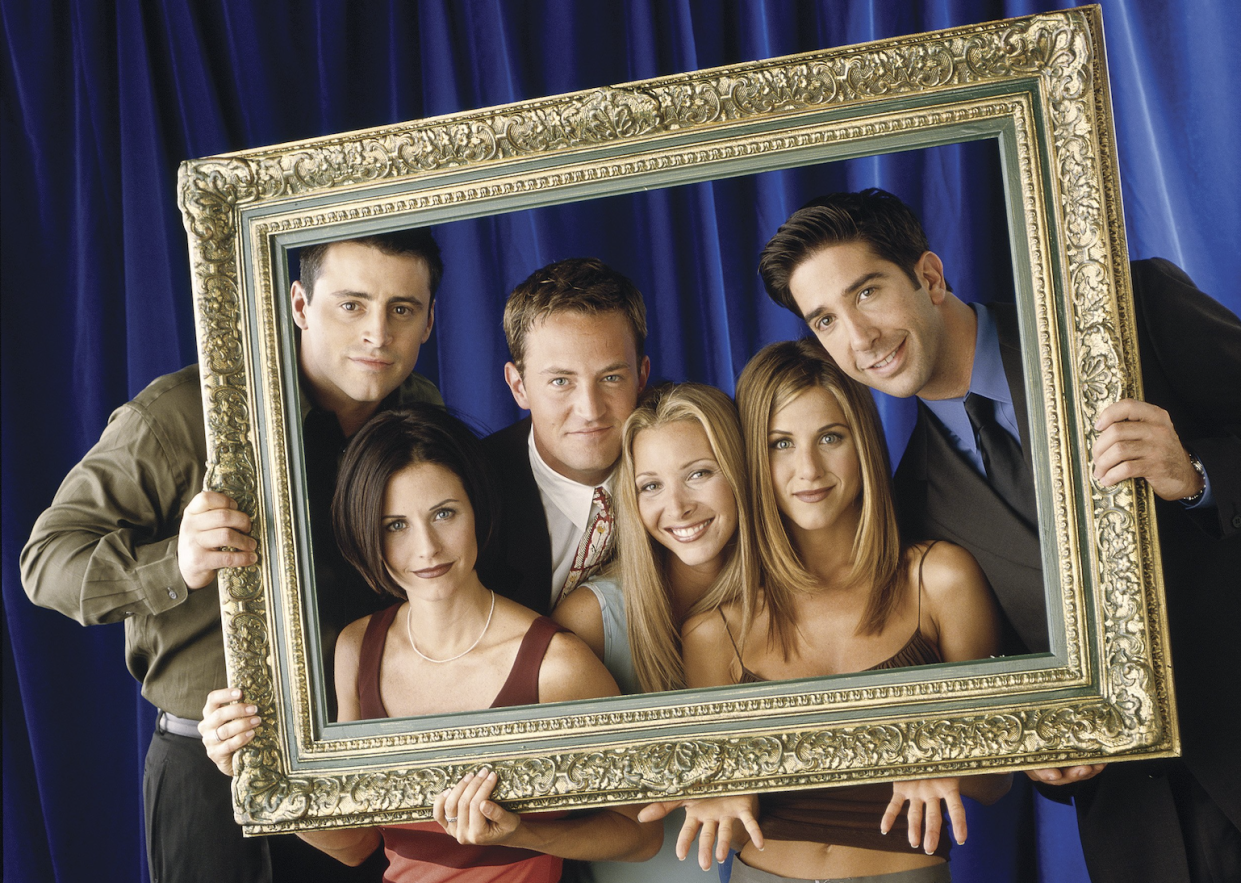 FRIENDS -- Pictured: (l-r) Matt Le Blank as Joey Tribbiani, Courteney Cox as Monica Geller, Matthew Perry as Chandler Bing, Lisa Kudrow as Phoebe Buffay, Jennifer Aniston as Rachel Green, David Schwimmer as Ross Geller -- Photo by: David Bjerke/NBCU Photo Bank