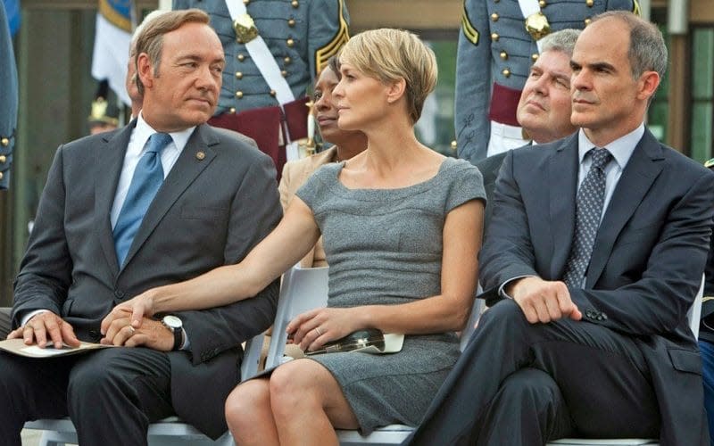 Kevin Spacey, Robin Wright and Michael Kelly in House of Cards - Netflix