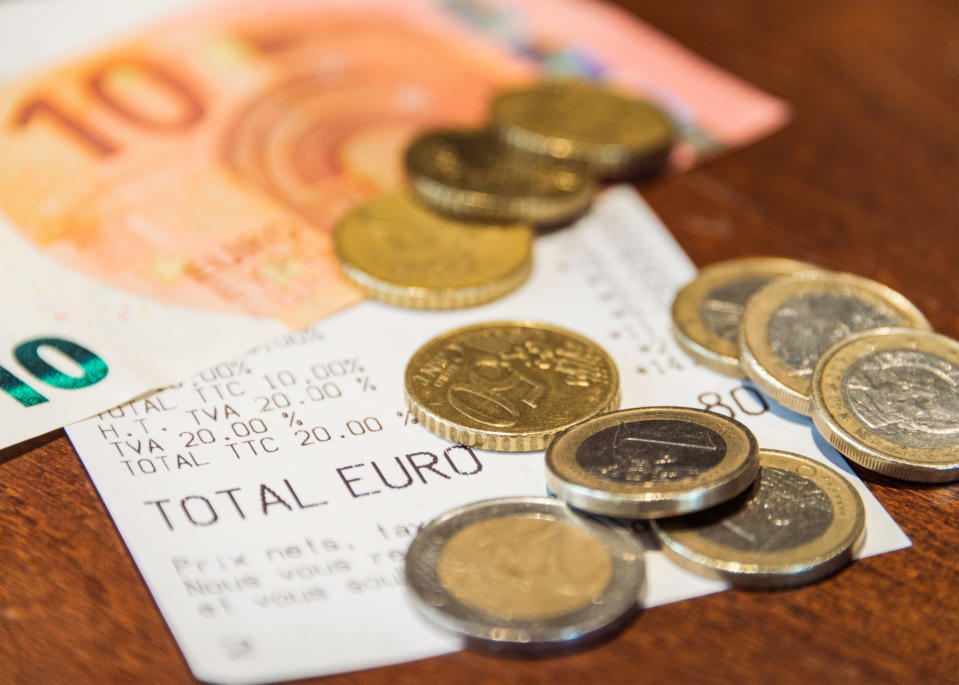 Viele Touristen geben automatisch Trinkgeld. Die Regeln sind aber nicht überall gleich. (Bild: Getty Images)