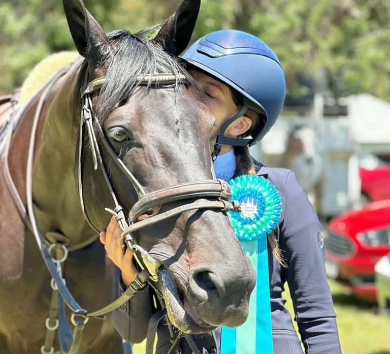 India tiene 15 años y un profundo amor por los caballos (Foto: Instagram @facundoaranatagle)