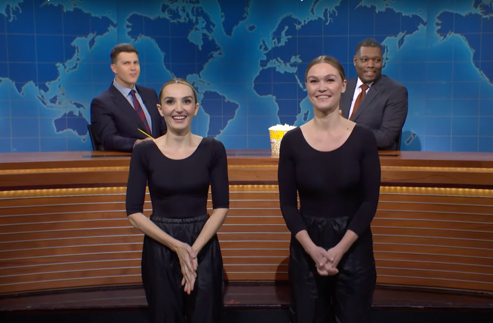 Julia Stiles joined Chloe Fineman on SNL’s Weekend Update where she reprised her role as Sara from the 2001 film Save the Last Dance (Saturday Night Live/YouTube)