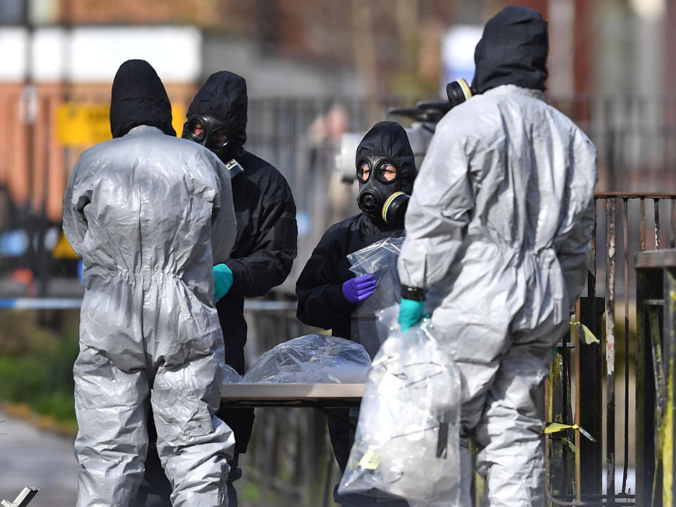 Nerve agent used to poison Sergei and Yulia Skripal was delivered in 'liquid form', says Defra