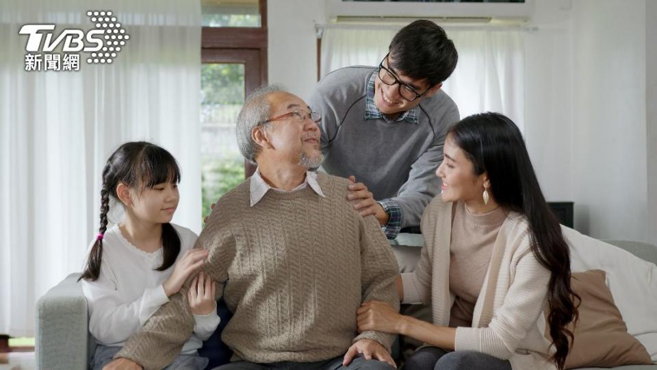 5星座是爸媽的貼心小棉襖。（示意圖／Shutterstock達志影像）