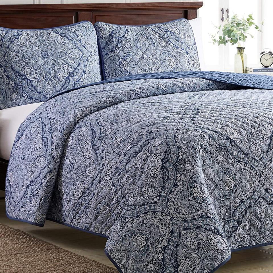 Bedding Set on Amazon