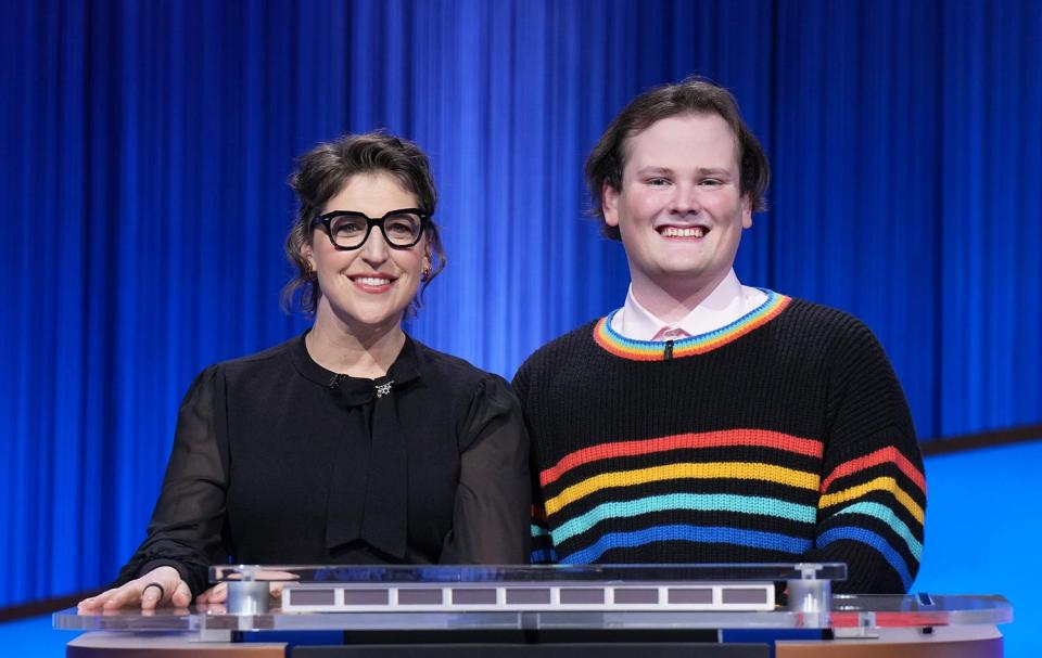 Vanderbilt University junior Jackson Jones, right, poses with Mayim Bialik, who is set to host the JEOPARDY! High School Reunion tournament. Jones is a contestant in the tournament, which kicks off Feb. 20, 2023.