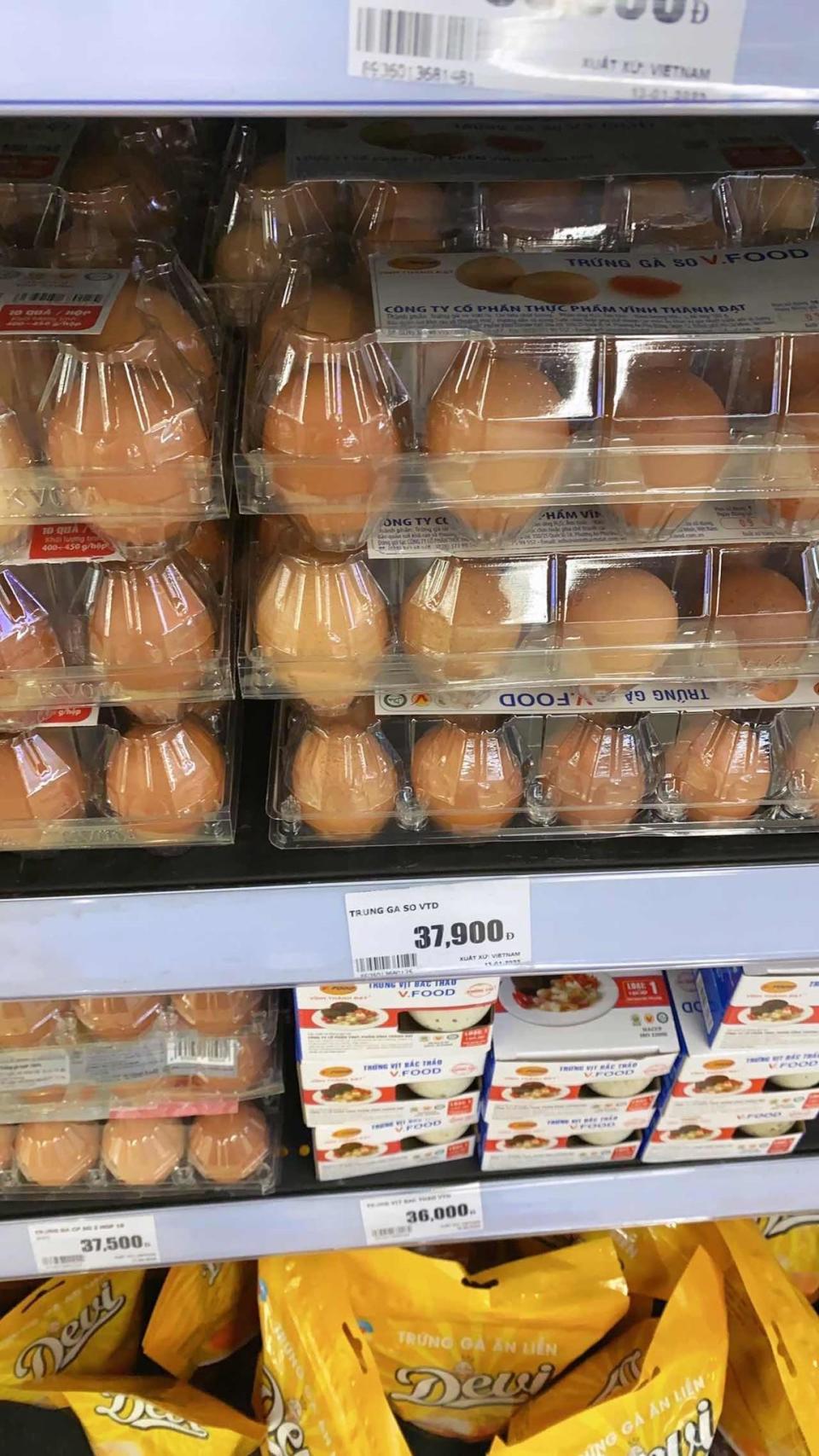 網友回報越南超市的蛋價。（翻攝自朱學恒的阿宅萬事通事務所臉書）