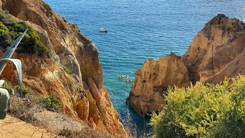 Formaciones rocosas de la costa de Lagos, Portugal.