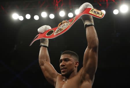 Britain Boxing - Anthony Joshua v Dominic Breazeale IBF World Heavyweight Title - The O2 Arena, London - 25/6/16 Anthony Joshua celebrates his win Action Images via Reuters / Andrew Couldridge Livepic