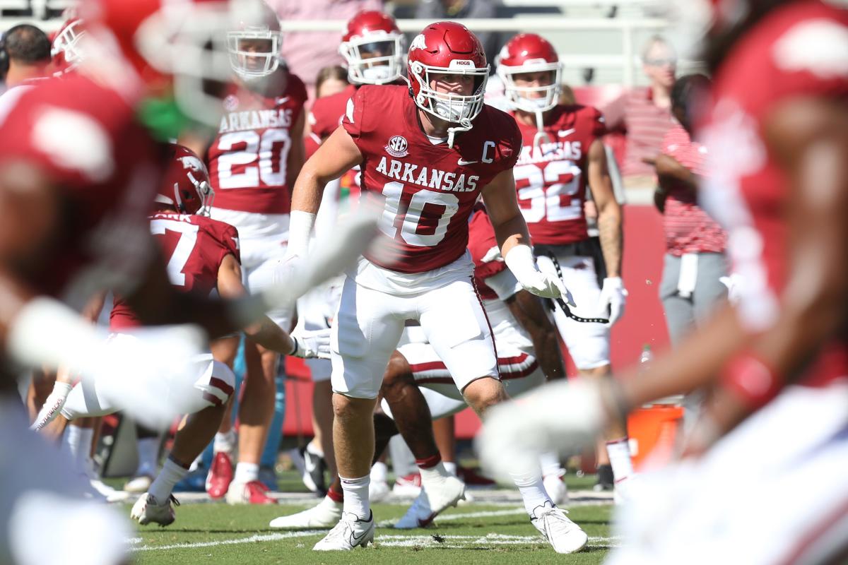 Arkansas linebacker Bumper Pool breaks program record for career tackles