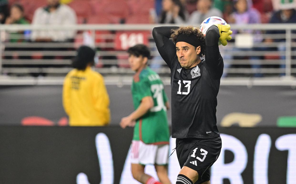 México perdió contra Colombia luego de irse arriba por dos goles en el primer tiempo. (REDERIC J. BROWN/AFP via Getty Images)