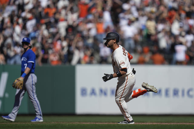 Conforto hits clutch HR in 8th, Giants rally past Royals 3-1