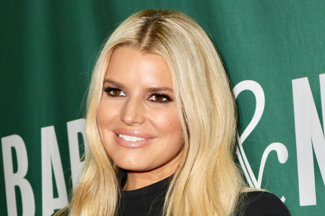 Jessica Simpson Shows Off Her Yoga Skills in a Peek-a-Boo Sports