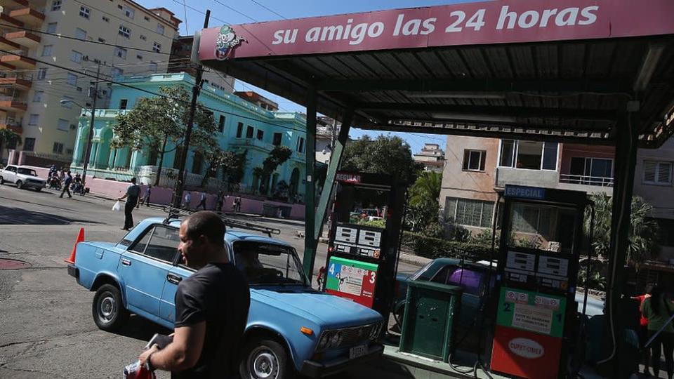 Estación de gasolina en La Habana