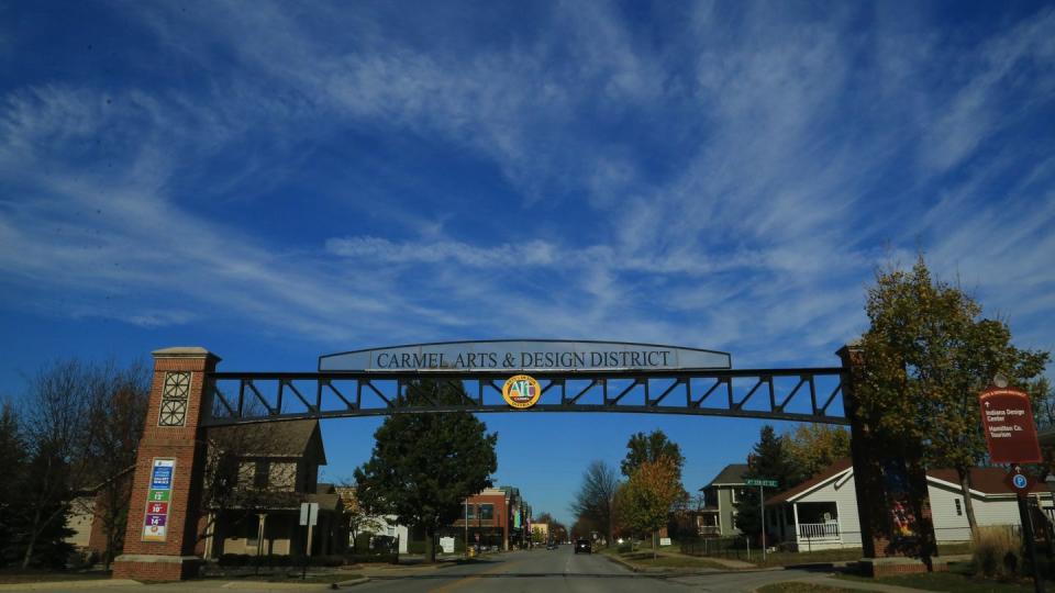 welcome sign at carmel indiana