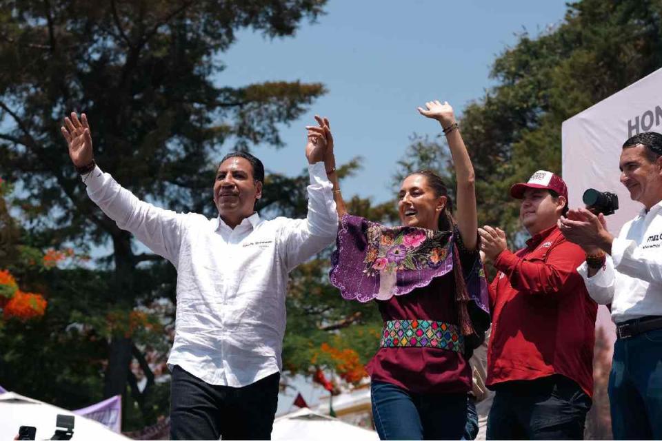 Eduardo Ramirez junto con Claudia Sheinbaum