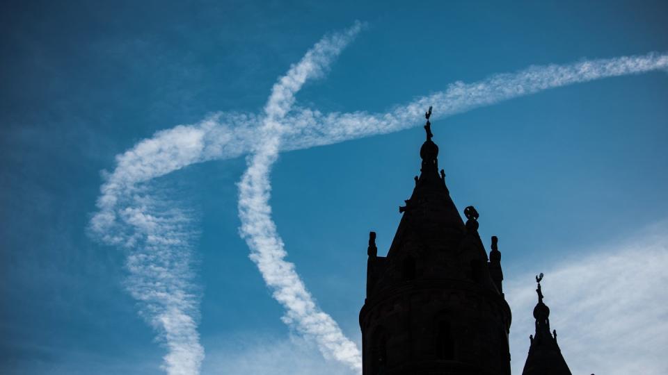 Türme des Wormser Doms: Die Mitgliederzahlen von katholischer und evangelischer Kirche gehen schon seit langem zurück. Foto: Andreas Arnold