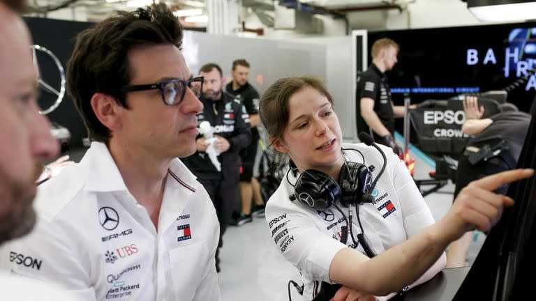 Toto Wolff y Rosie Wait estarán otra vez juntos en el pitwall de Mercedes en la temporada 2023 de la Fórmula 1