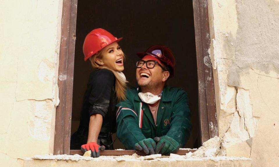 Amanda Holden and Alan Carr in Sicily.