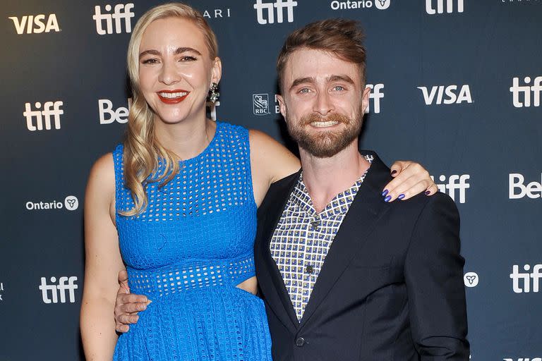 Diez años de amor. Daniel Radcliffe junto a su novia, Erin Darke, con quien tendrá a su primer hijo