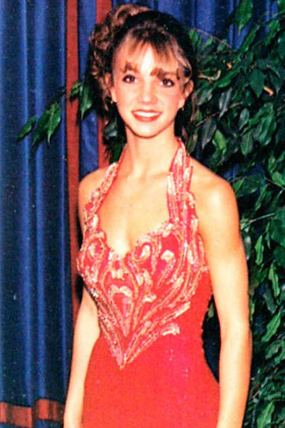 <p>The princess of pop looked gorgeous in her sparkly red dress.</p>