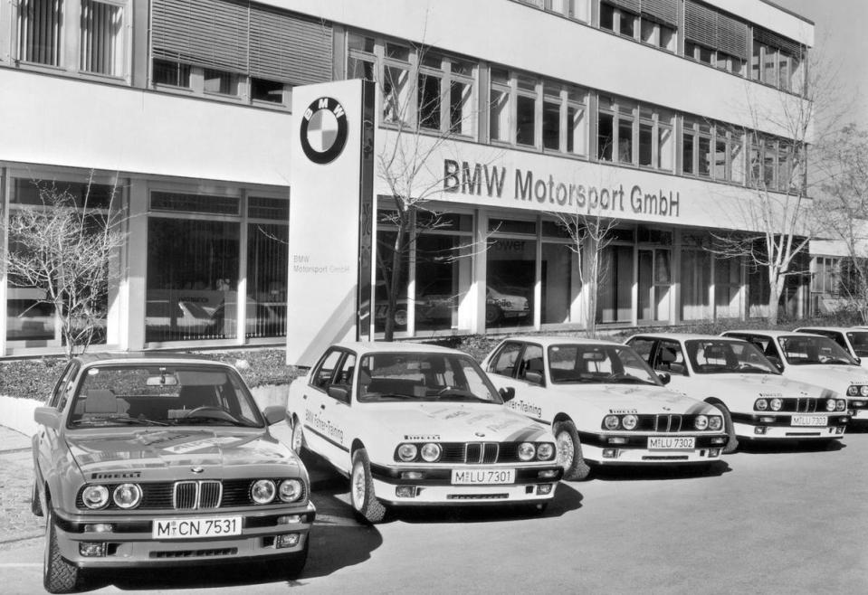 1972年BMW創立了M Motorsport GmbH，是專門參與賽車運動的特殊部門。