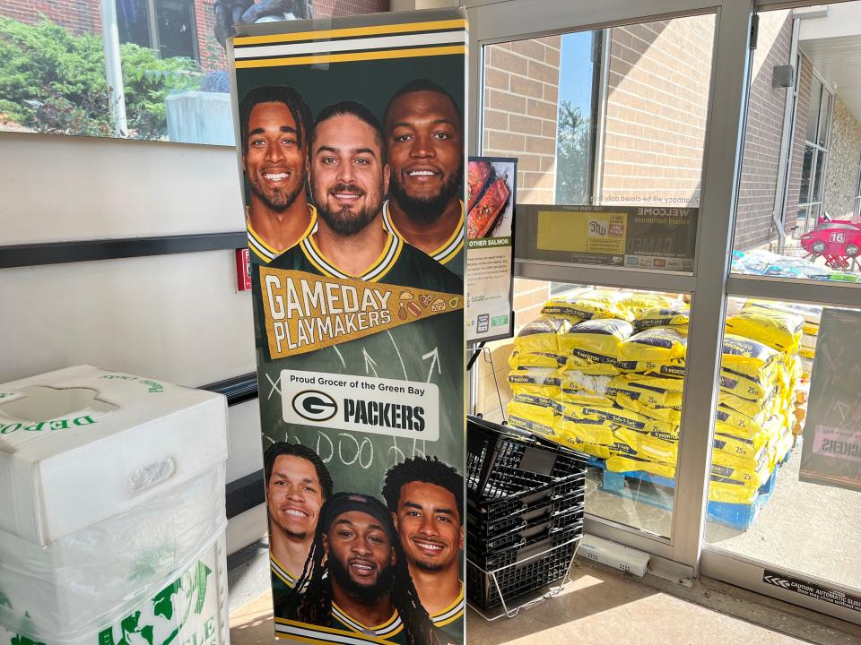 A Green Bay Packers banner at a grocery store in Wisconsin.