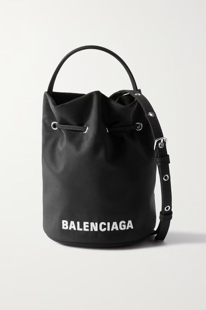 Balenciaga手袋低至6折！萬元內抵買款Top7：超人氣水桶索袋低至$4,980、迷你Le Cagole低至$7,380