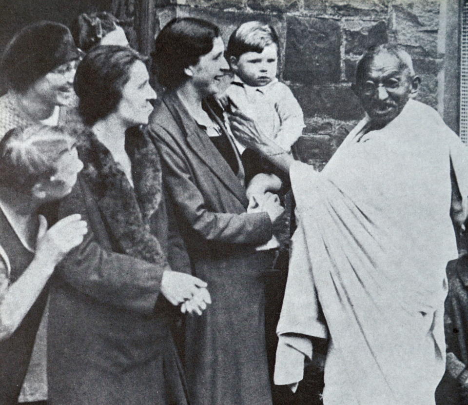 Mahatma Gandhi visits Lancashire's cotton mills in 1931, during his tour of England. Mohandas Gandhi (1869 Ð 1948) was the preeminent leader of the Indian independence movement in British-ruled India. (Photo by: Universal History Archive/Universal Images Group via Getty Images)