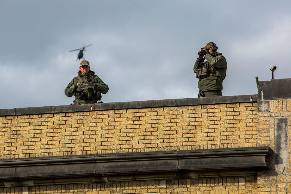 <p>Police look onto the crowds during a “White Lives Matter” rally on Oct. 28, 2017 in Murfreesboro, Tenn. (Photo: Joe Buglewicz/Getty Images) </p>