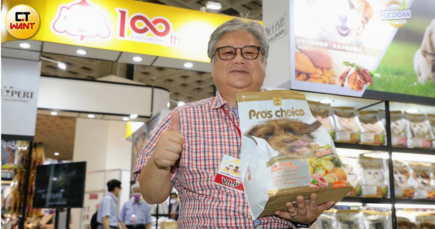 福壽實業董事長洪堯昆有自信地說，由於在研發製作寵食品牌過程中，講究食材新鮮與生產安全，愈加增進民眾對國產品牌的信賴度。（圖／方萬民攝）