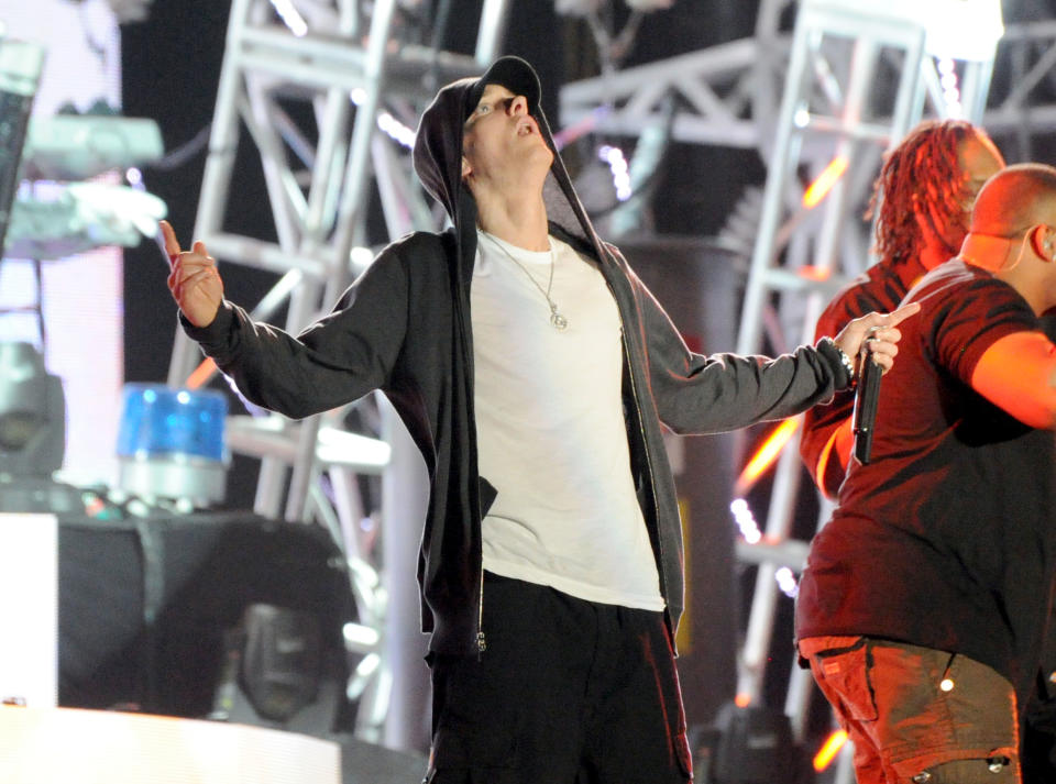 <p>Sa cure de désintoxication terminée, Eminem a pu reprendre sa brillante carrière et ainsi oublier cette difficile et éprouvante période de sa vie auprès de ses nombreux fans. Crédit photo : Getty Images </p>