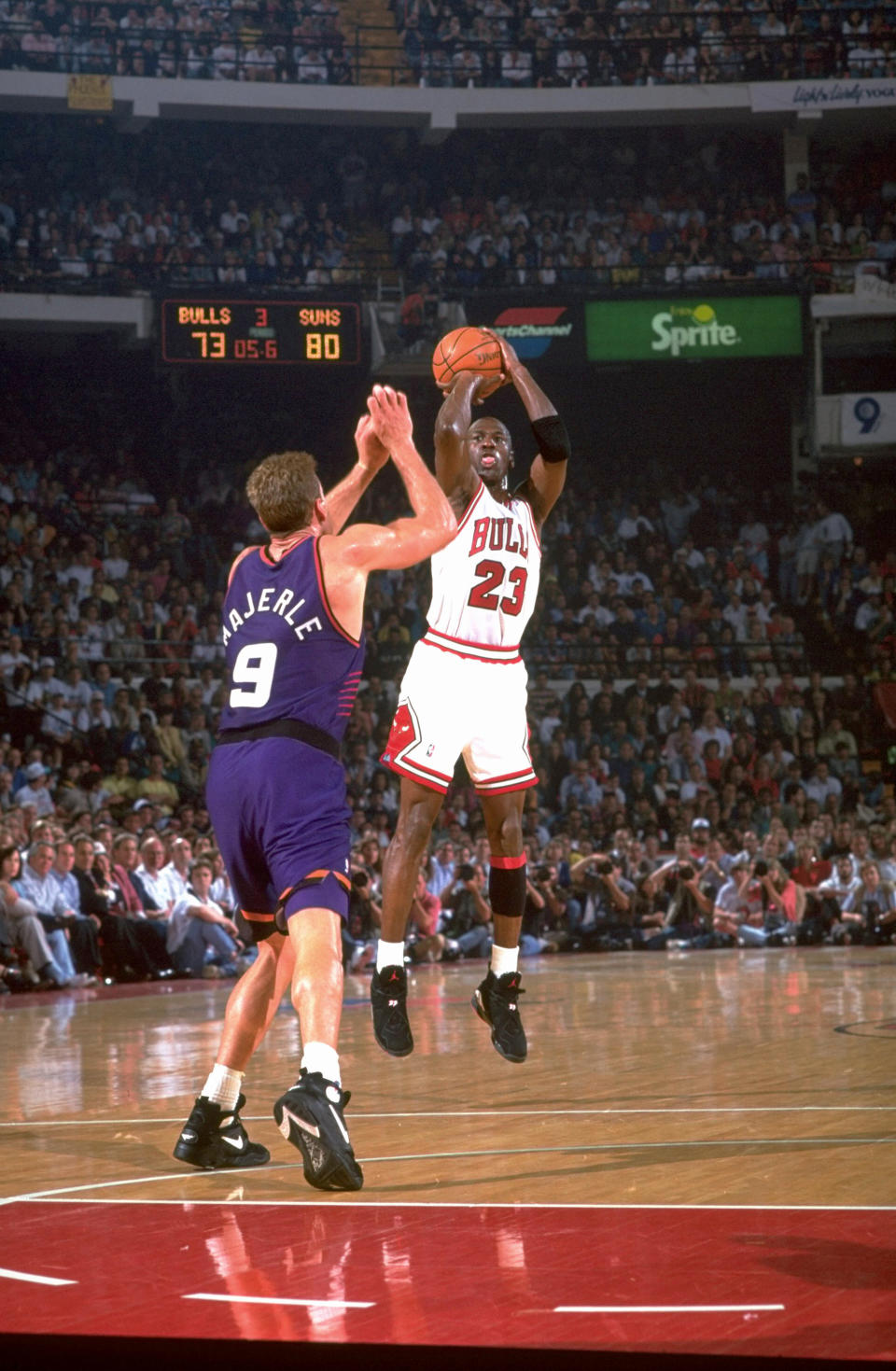 Michael Jordan在1993 NBA Finals G4單場強轟55分。（Photo by John W. McDonough /Sports Illustrated via Getty Images）