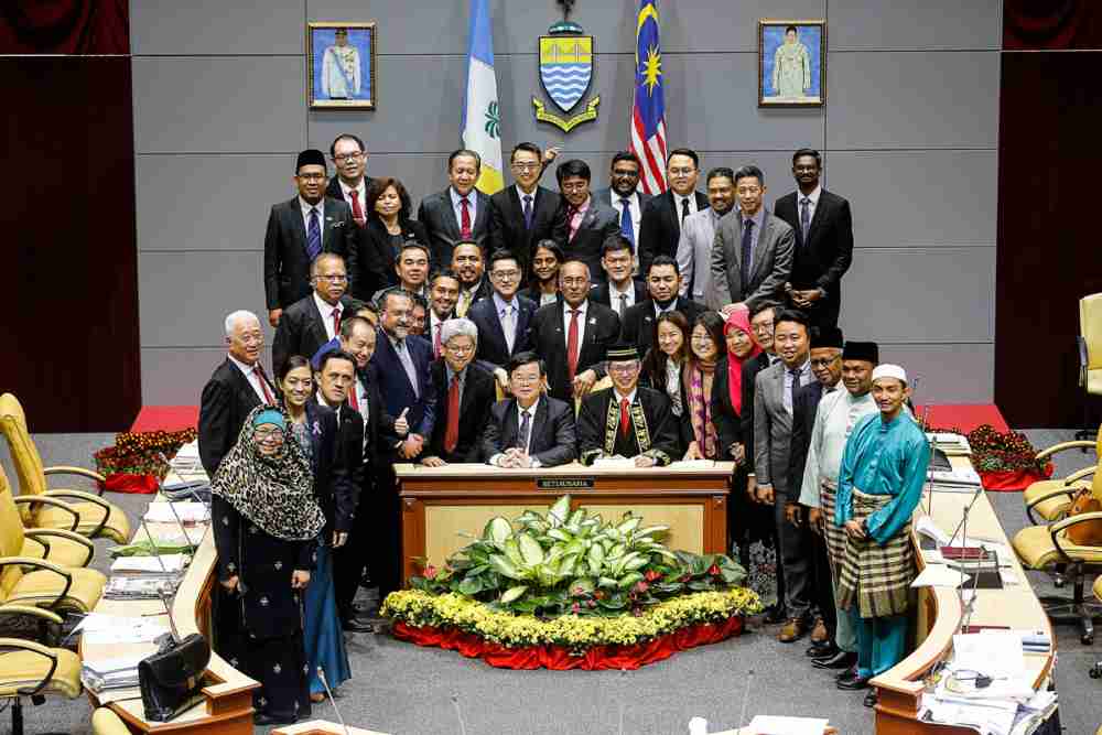 Penang Chief Minister Chow Kon Yeow poses for a photo after the state legislative assembly was adjourned, November 8, 2019. ― Picture by Sayuti Zainudin