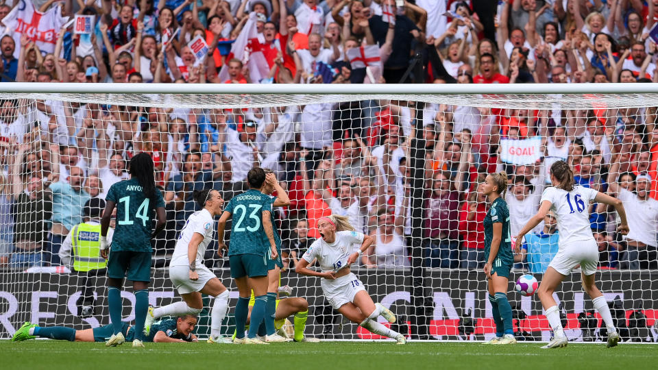 LONDON, ENGLAND - JULY 31: Chloe Kelly of England celebrates after scoring the winning goal during the UEFA Women's Euro 2022 final match between England and Germany at Wembley Stadium on July 31, 2022 in London, England. (Photo by Mike Hewitt/Getty Images)