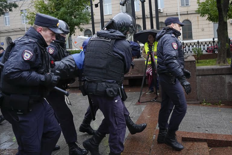 Más de 2300 rusos fueron detenidos por estar en contra de la movilización militar anunciada por Putin