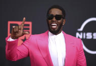 Sean "Diddy" Combs llega a la ceremonia de los Premios BET el domingo 26 de junio de 2022 en el Teatro Microsoft en Los Ángeles. (Foto por Richard Shotwell/Invision/AP)