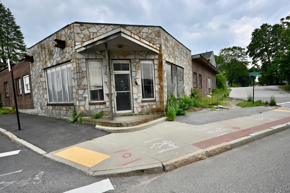 This building at Northboro and Plantation streets is being eyed for a deli.