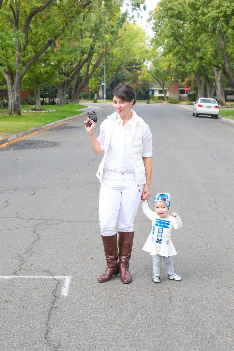 4) Princess Leia and R2-D2 Mother-Daughter Costume