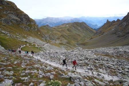 Environment NGOs, Alps protection associations commemorate dying glacier at on-site mourning ceremony