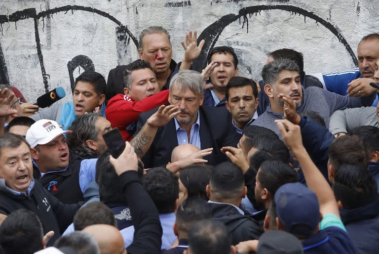 Sergio Berni fue agredido durante la protesta de colectiveros