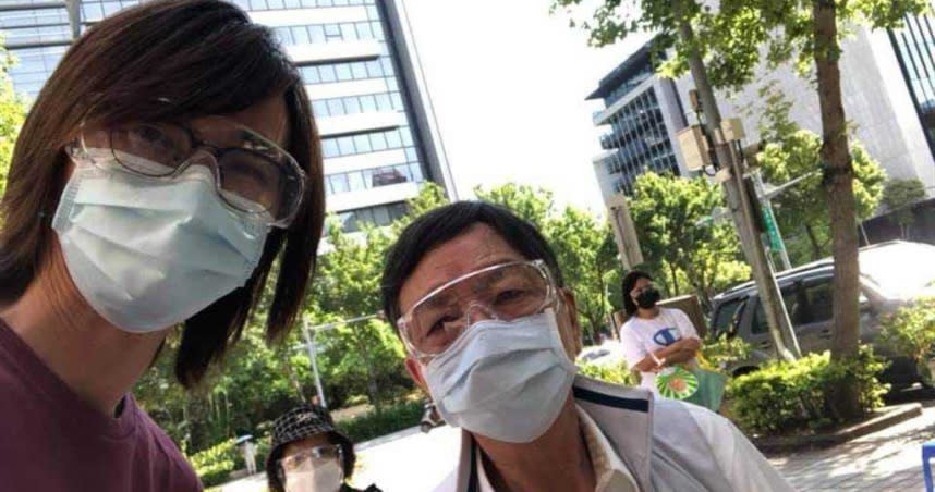 林隆璇今帶81歲爸媽接種新冠肺炎疫苗。（圖／翻攝林隆璇臉書）