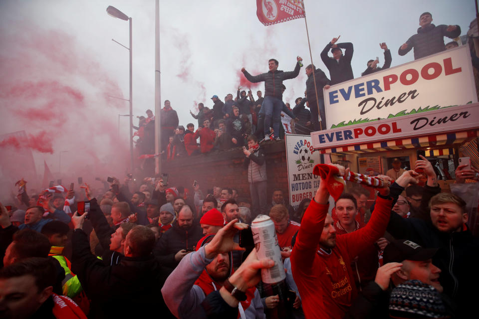 <p>Soccer Football – Champions League Quarter Final First Leg – Liverpool vs Manchester City – Anfield, Liverpool, Britain – April 4, 2018 Liverpool fans set off flares outside the stadium before the match Action Images via Reuters/Carl Recine </p>