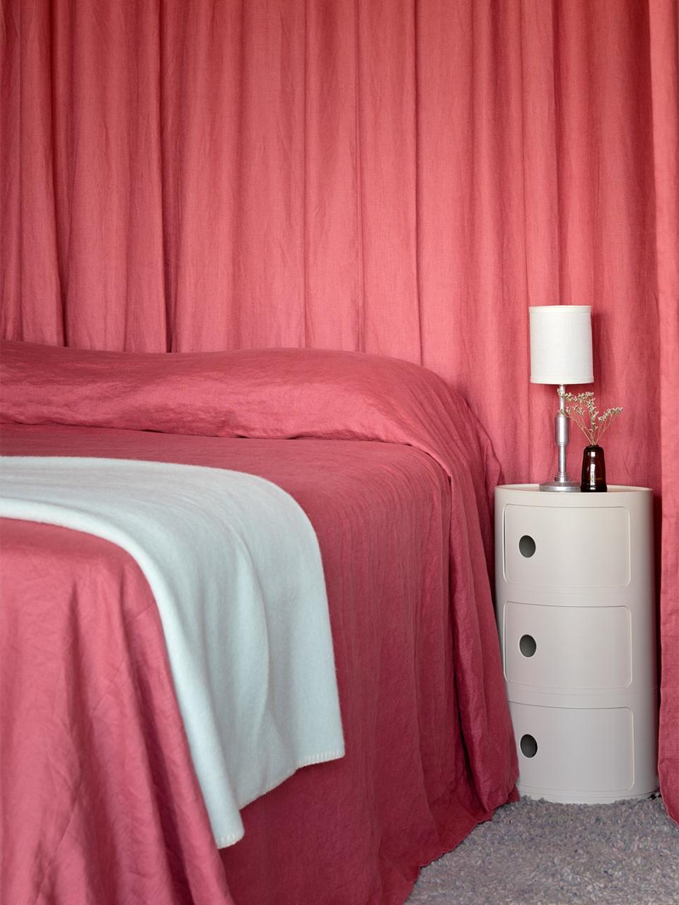 berry colored bedding