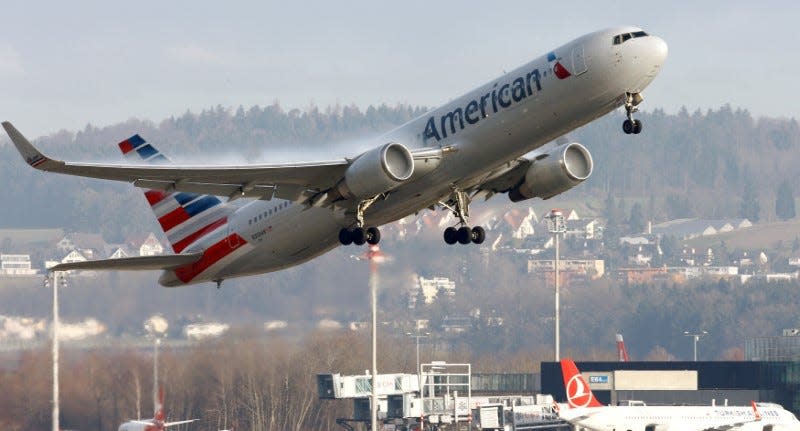 FILE PHOTO:    An American Airlines Boeing 767-300 aircraft takes off from Zurich Airport January 9, 2018.   REUTERS/Arnd Wiegmann/File Photo 