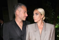 <p>Lady Gaga confirmó la semana pasada que se ha comprometido con Christian Carino, su pareja desde principios de 2017 y también su representante. El suyo es el último ejemplo de relación entre artista y mánager, algo que se ha convertido en bastante habitual en el universo <em>celebrity</em>. (Foto: Kevin Mazur / Getty Images). </p>
